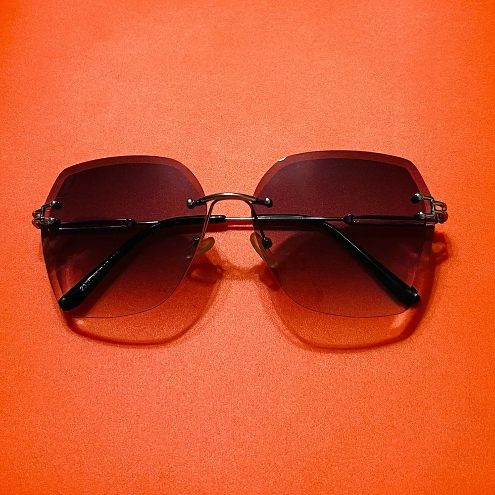 Chic Brown Sunglasses - Picture 3 of 6